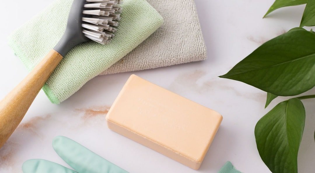 تمیز کردن مبل با صابون