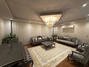 تعمیر مبل راحتی توسط تعمیرات اکسیر کرج (2)